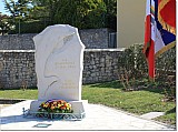 Stèle de la Résistance (cliquez)